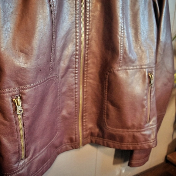 🖤5for30🖤Burgundy Vegan Leather Bomber - Picture 3 of 4